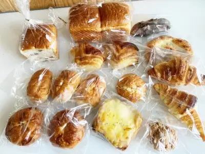 IC-02　国産小麦の冷凍おまかせパンセット11種・16個