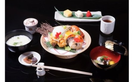 四季亭 貴賓室宿泊券（ペア）宿泊券 宿泊 観光 S-02 　