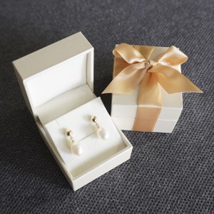 【ジュエリー】K10 イエローゴールド 揺る パール ピアス 保証書付 SE-2359