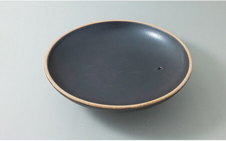 有田焼 黒 尺土鍋【ヤマト陶磁器】磁器 陶磁器 土鍋 鍋 遠赤外線 耐熱 耐久 保温 電子レンジ可 オーブン可 ブラック シンプル cn024