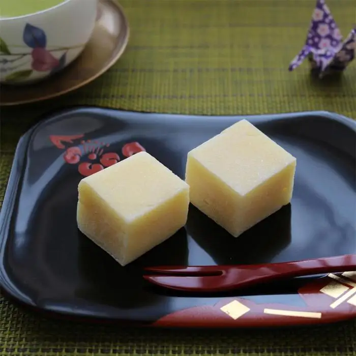 バターのおもち　もちバタCUBE【バター 餅 こがねもち お菓子 おかし スイーツ デザート おやつ ギフト】