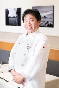 【奥田政行シェフ監修】グルテンフリーカレー「天使の微笑み」（4箱入り） 惣菜 レトルトカレー ベンガルカレー 4個セット ビーフカレー インスタントカレー 独自スパイス配合 厳選素材 