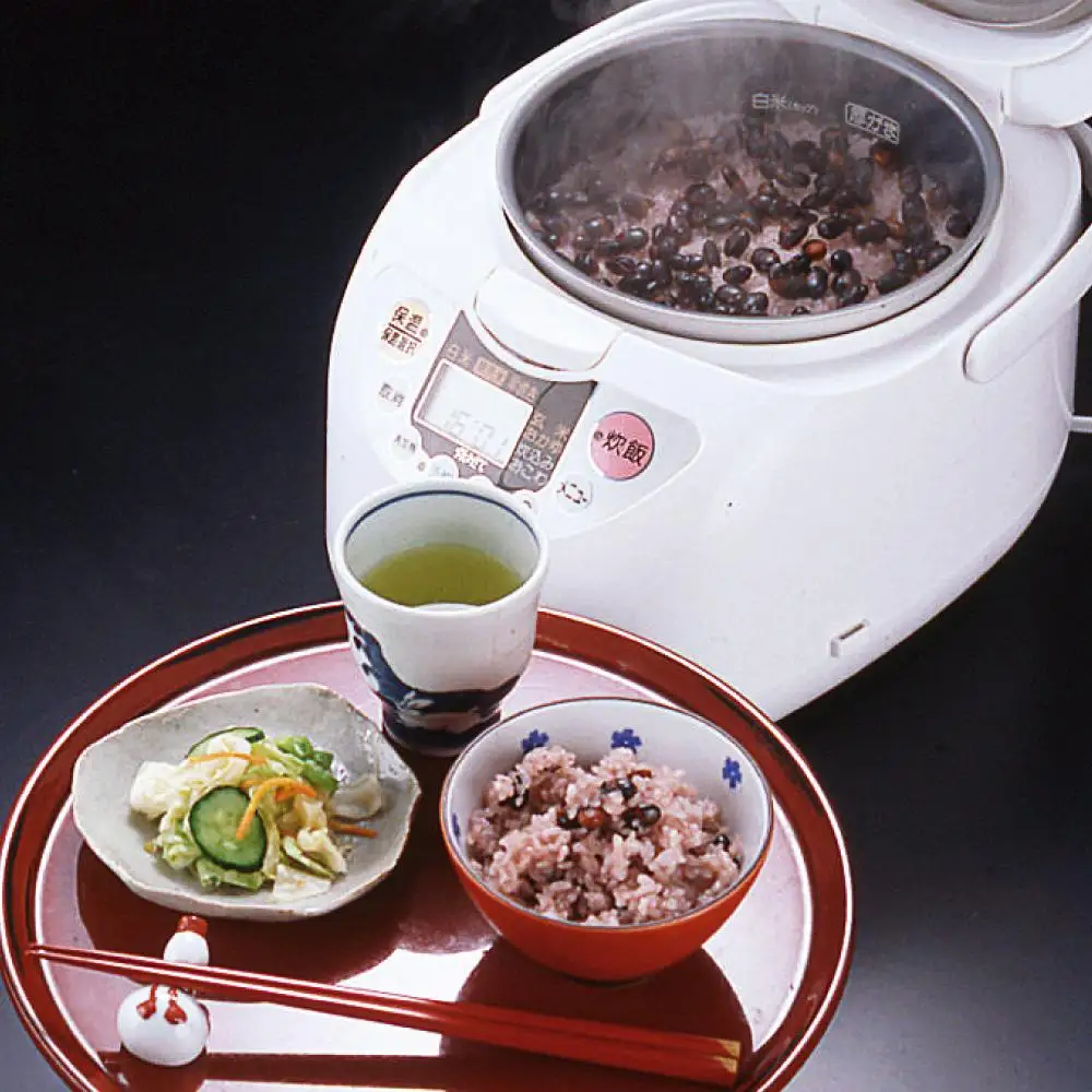 【最短翌日から３営業日以内発送】北海道 黒豆茶 2袋セット 計650g 【 お茶 茶 飲料 飲み物 黒豆茶 黒豆 国産黒豆 ノンカフェイン 風味豊か 北海道 旭川 】_02123