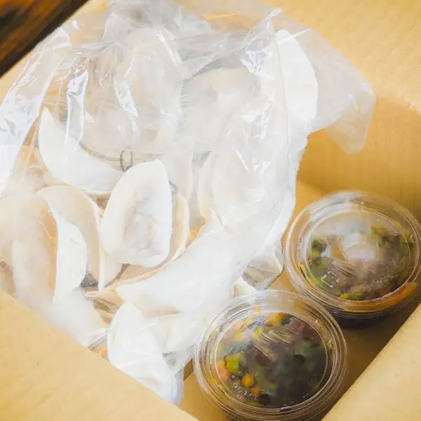 大容量 青森県産にんにく 手作り 冷凍生餃子 60個 特製葉にんにくのたれ付