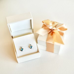【ジュエリー】K10 イエローゴールド ブルートパーズ 縁どり ピアス　保証書付 SE-2857