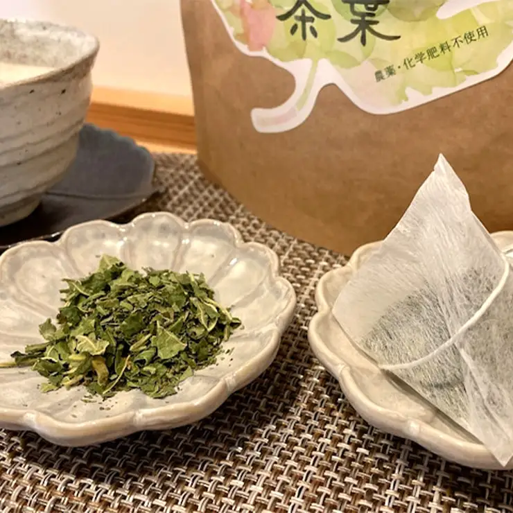 「奇跡の白いちじくジャム（140g× 2個）と若葉茶（3袋）」奇跡の詰め合わせ	いちじく