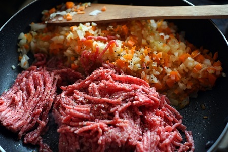 【近江牛 定期便【山吹色の会】全4回】肉 牛肉 ブランド牛 三大和牛 和牛 黒毛和牛 贈り物 ギフト プレゼント 冷凍 滋賀県 竜王