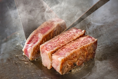 【近江牛 ステーキの会【竹】定期便(全5回)】肉 牛肉 ブランド牛 三大和牛 和牛 黒毛和牛 贈り物 ギフト プレゼント 滋賀県 竜王