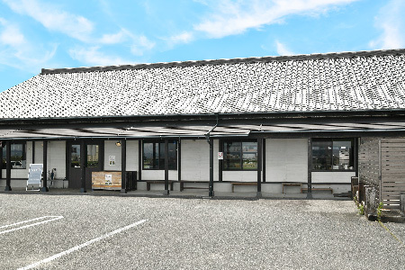 九州のくすのきから生まれたスリッパスタンド(H037113)