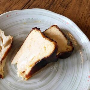 幸福のバスクチーズケーキ(小麦粉不使用)15cmホール 6～10人分 1個