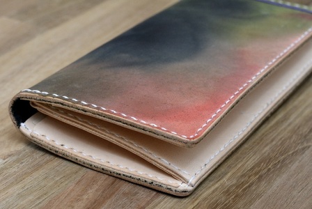【限定1個】BLUE.ART 黒部の名水染めレザーロングウォレット２（長財布） 雑貨 革小物 姫路レザー 牛ヌメ革 経年変化 カード縦収納 コンパクト ジップ式小銭入れ 