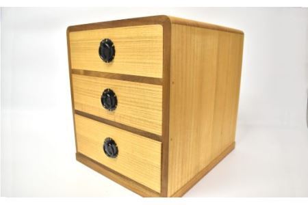 熟練桐たんす職人が手作りした三段小引出(柾目・特上品)(オイル塗装メイプル)