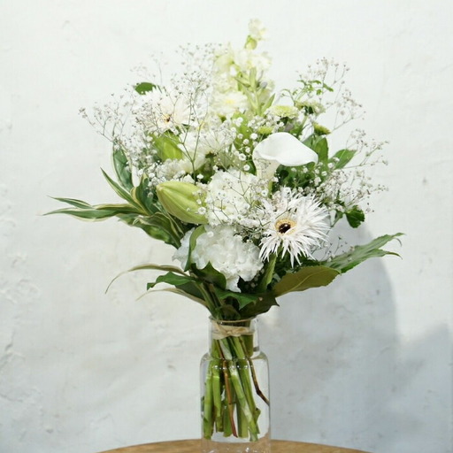 季節のおすすめ生花花束 お供え 供花 1束 [株式会社tomoni] [ATCG001]