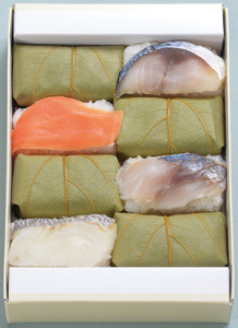 （冷蔵） 柿の葉寿司 ４種 ８個入 （さば、さけ、あじ、たい 各２個入） ／ すし 鯖 鮭 鯵 鯛 奈良名物 ご当地グルメ 中谷本舗 お取り寄せグルメ 郷土料理 押し寿司 ゐざさ 奈良県 田原本町