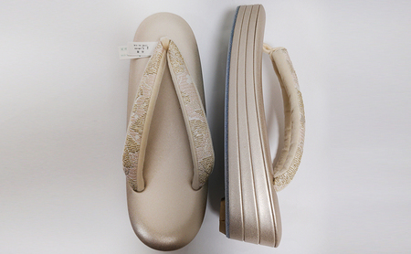 ぞうり　シャンパンゴールド　3段　モール織り花緒　Ｍ 下駄 和装 民芸品 工芸品 伝統技術 草履 篠原縫製