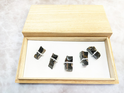 [ふるなび限定]箸置き 紺虎目石(ブルータイガーアイ) 5点セット 桐箱入 HO2405001 FN-Limited-SP
