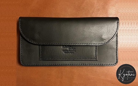 財布 美しいヌメ革で作られたロングトラッカーウォレット ブラック 財布