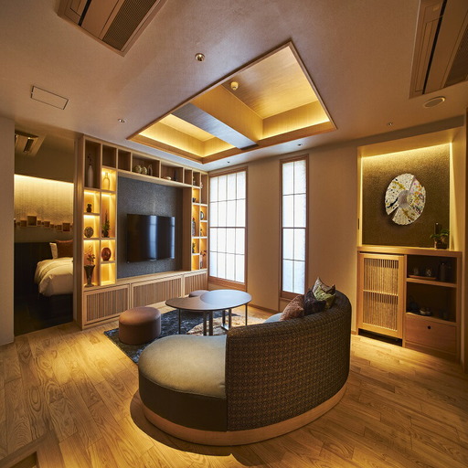 【SAKE Bar Hotel ASAKUSA】スイートルーム 1泊2名様 ペア宿泊券〈朝食付・日本酒飲み放題〉_0208-001-T06
