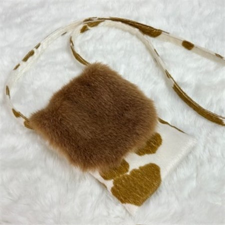 OKADA TEXTILE MINIサコッシュ　エコファーバッグ  ホルスタイン柄ベージュ_装飾品・工芸品 トートバッグ・ショルダーバッグ 鞄・バッグ かばん カバン_【1511420】