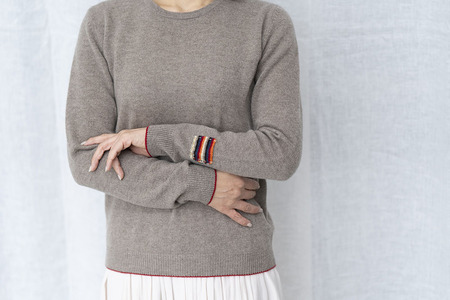 カシミヤ ニット セーター 女性用サイズ:M(38)  (コルク)≪白田のカシミヤ≫ 