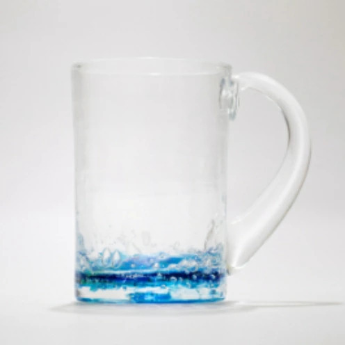 【RYUKYU GLASS WORKS 海風】オキナワオーシャン　ジョッキグラス ☆ 琉球ガラス 読谷村 沖縄 海の色 碧 蒼 青 ビアジョッキ 中ジョッキ うちなーすぐりむん 清涼感 地場産品 手作り 人気商品 サイズ違い有 プレゼントに 涼しさ演出 お祝いに オススメ 伝統工芸品