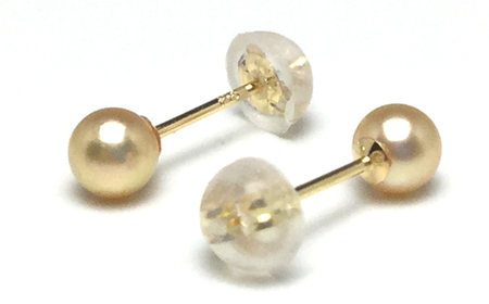 真珠 ピアス 4.0〜4.5ミリ K18 アクセサリー パール アコヤ真珠 伊勢 志摩 伊勢志摩 英虞湾 冠婚葬祭 慶事 弔事 結婚式 入学式 卒業式 ギフト フォーマル カジュアル 誕生石 記念日 / 老舗の専門店・高品質アコヤゴールドピアス.0〜.5ミリ(K18)