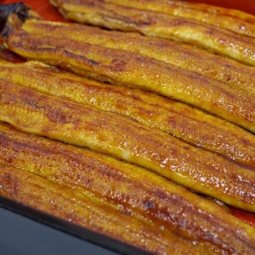 【6カ月定期便】 国産うなぎ蒲焼 大サイズハーフカット（頭尾なしで1袋70g以上）8袋セット×6回 / 国産うなぎ 国産鰻 うなぎ 鰻 定期便 鰻丼 うな丼 土用の丑の日  田辺市 国産  【ots038-tk】