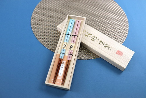 [食洗器対応・滑り止め加工済]若狭塗箸 『本漆美麗桜貝ちらし』 桐箱2膳入 [BFAL012]