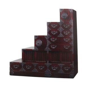 岩谷堂箪笥 階段箪笥5段 1台 伝統工芸品 家具 インテリア 階段箪笥 和家具 和モダン 収納 チェスト キャビネット 木製 漆 南部鉄器金具 職人 手作り 逸品 高級家具 リビング 玄関 飾り棚 盛岡名産 欅 ケヤキ 日本製 整理 整理整頓 伝統 岩手県 盛岡市 東北 岩手 盛岡 有限会社 中千製作所