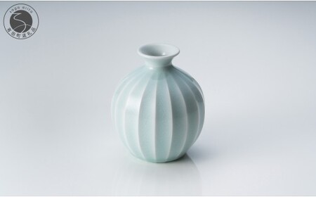 有田焼 青白磁稜線花器[中仙窯・中尾純作]作家 中尾純 花瓶 花びん 花器 青白磁 伝統工芸 作家 シンプル 器 うつわ A85-38