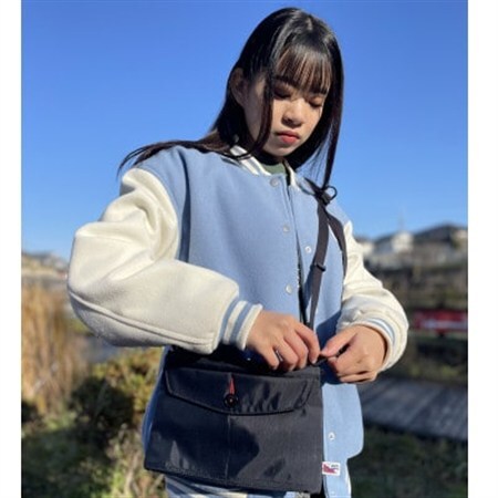 キャンプ　アウトドアに!!　アルバートン社の難燃、防水生地で作った　スマホショルダー　ブラック【1374128】