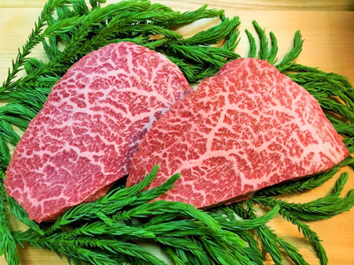 飛騨牛 5等級 心芯ステーキ2枚 希少部位 もも肉 赤身 希少 牛肉 ステーキ サシ モモ 冷凍 黒毛和牛 飛騨市推奨特産品 古里精肉店謹製 肉 和牛 ブランド牛 A5 贈答 熨斗掛け [AW012]