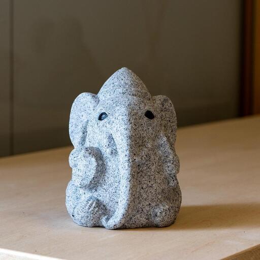 オーダーメイド庵治石彫刻作品（Sサイズ）