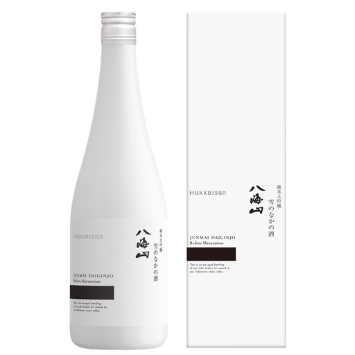 日本酒  八海山 純米大吟醸 雪のなかの酒 720ml【八海山 純米大吟醸 日本酒 四合瓶 1本 720ml 新潟 地酒 厳選 晩酌 熱燗 お酒 酒 さけ】