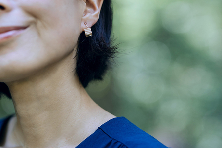 [KALCANO]小国杉ジュエリー hii-ひい イヤリング ジュエリー jewelry アクセサリー レディース 熊本 阿蘇小国杉 工芸品 木製 キューブ 一粒タイプ 木糸 ギフト プレゼント Ogunist