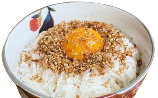 燻製(くんせい)ごまかつおふりかけ(27g×10袋)  添加物不使用 かつお節使用 井口食品 いのくち スモーキーなふりかけ 【福岡市内製造】 ご飯 弁当 常温