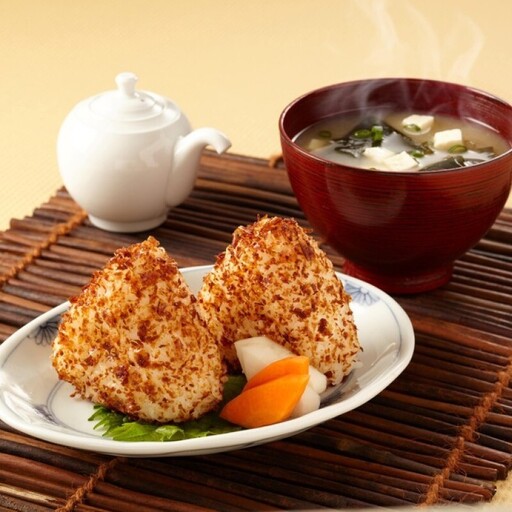 甘旨(あまうま)おかかふりかけ(40g×8袋)  化学調味料無添加 かつお節使用 井口食品 いのくち 【福岡市内製造】 ご飯 弁当 常温