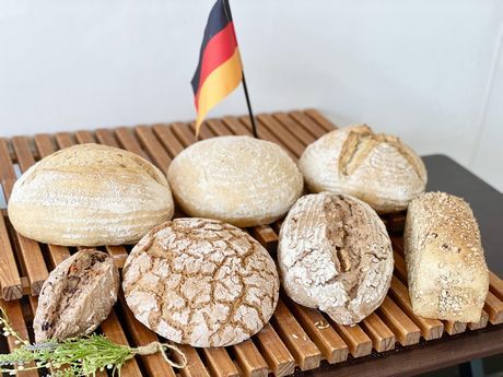 パン ドイツ国家認定 製パンマイスター が作る7種の本格ドイツパンセット
