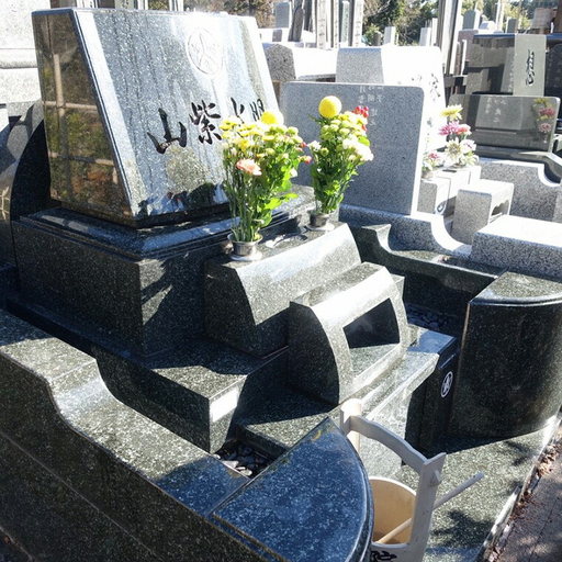 14745001 墓地の清掃作業
