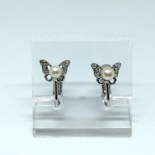 2203 真珠イヤリング・バタフライ(淡水本真珠・ボタン) 贈り物 かわいい アクセサリー カジュアル オシャレ クリスマスプレゼント 蝶々