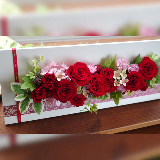赤いバラのフレームアレンジ プリザーブドフラワー ブルーローズ | Flower Shop 花野果