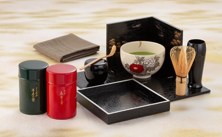 京都清水野点箱セット(宇治抹茶100g×2缶)[宇治抹茶 抹茶 粉末 お茶 茶 緑茶 茶道 セット 茶箱 石臼挽き 伝統 抹茶碗 工芸品 日用品 飲料] 飲料類