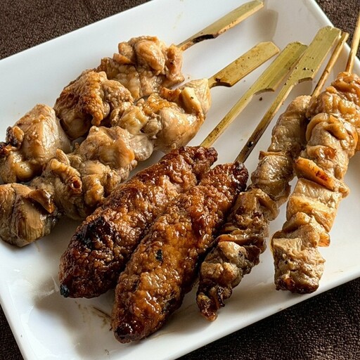 老舗居酒屋「炭火焼き鳥セット(6種×2本)」 焼き鳥 お惣菜 鶏肉 たれ 塩 おつまみ セット 炭火 もも つくね ズリ なんこつ ふるさと納税 焼鳥