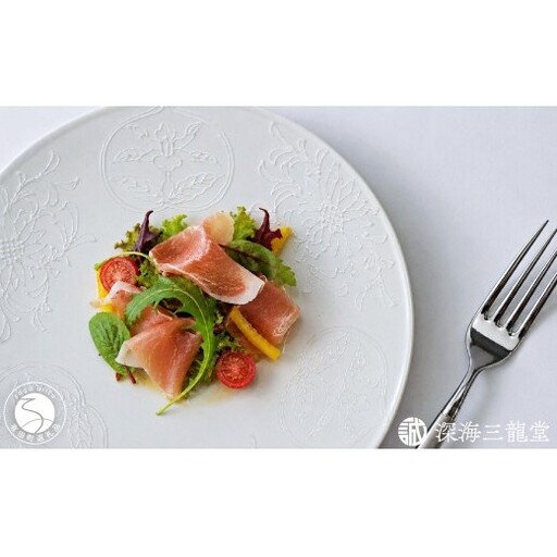 有田焼 白一珍間取り花唐草紋浅鉢 [深海三龍堂] 食器 中鉢 白磁 白い器 白い食器 器 陶磁器 シンプル おしゃれ いっちん 職人技