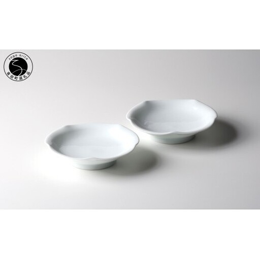 有田焼 白磁輪花豆皿ペア【佳秀窯 西山正作】食器 器 うつわ 伝統工芸 ろくろ 豆皿 お花 bs024