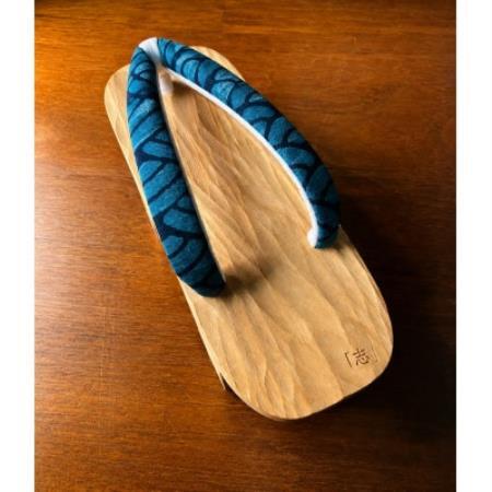 郡上踊り　踊り下駄　槍鉋(やりかんな)下駄　女性用LLサイズ　鼻緒/青海葉　青【1770559】