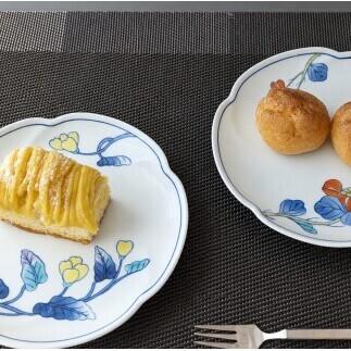 有田焼 華山窯 黄花＆紅花 銘々皿 各1枚 2枚セット【東洋セラミックス】 食器 器 皿 取皿 小皿 2枚 セット 赤 黄 | 10000円 1万円 | au044