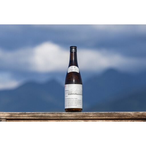 越後の名酒「八海山」 吟醸 ニセコ蝦夷富士【四合瓶720ml】