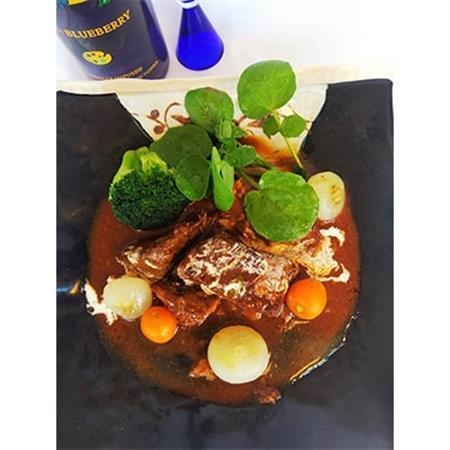 6月の森「ビーフシチュー」2個_惣菜・加工品 シチュー  _【配送不可地域：離島】【1115375】