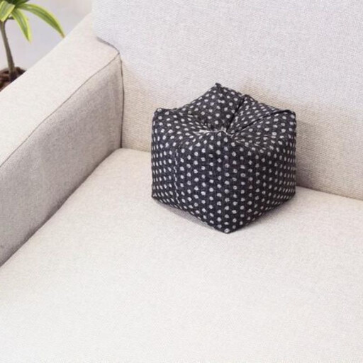 【 洛中高岡屋 】使い方がいろいろな寛ぎのアイテム さいころ枕（あられ黒）